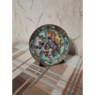 Декоративная фарфоровая тарелка. Китай. Семидесятые.Винтаж. Ручная роспись.Диаметр 10 см.