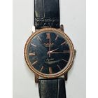 Кварцевые часы OMAX .