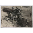 Партизанская война. Спущенный под откос немецкий поезд. Уничтоженные железнодорожные вагоны.