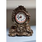 Часы каминные.пластик.