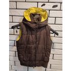 Жилетка с капюшоном на молнии