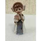 Статуэтка фарфоровая девочка Монахиня с Библией. Германия