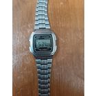 Часы левая кнопка нижняя не работает