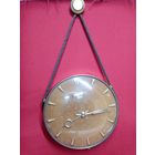 С рубля без мц. часы настенные "Sonneberg" диам 24см. длина с веревкой 45см.