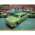 ГАЗ-2402 заводской тамп ралли, в редком фисташковом цвете. Вечер четверга в зеленых, и не только, тонах. Ставим будильник на 22-00 и пополняем свои саратовские собрания!