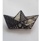 Брошь Бумажный кораблик Paper boat, полимерная глина, лак. Размер 5,5 см