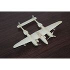 Пластиковая модель самолета.