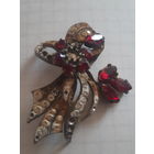 Брошь старая гранатовое стекло в реставрацию