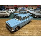 Москвич 412 такси, классический саратовский светло-голубой. Пятничный вечер в синих, голубых и серых тонах.