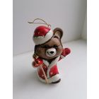 Фарфоровая елочная игрушка СССР, олимпийский мишка дед мороз, торги с Рубля, лот 2 красный