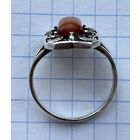 Кольцо. Серебро, янтарь. 925. р-р 18.