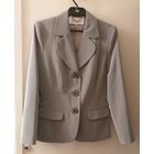 Костюм серый женский, р38-42, б.у пару раз, как новый