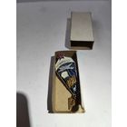 Инструктор -парашютист из алюминия.