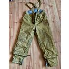 Утеплённые -годов ещё 60-х, из БРЕЗЕНТОВОЙ ткани и ватиновом утеплителе -как в телогрейке,, советские  брюки-комбинезон. размер  48-3.Длину см. по  рулетке.