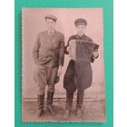 Фото "Женихи с гармошкой", Барановичи, 1940 г.