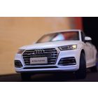 Модель Audi Q5L (1:18)