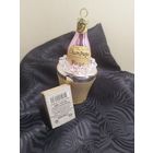 Шампанское в ведре со льдом. Елочная игрушка.