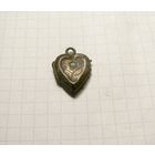 Старинный кулон для фото.