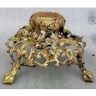 Часть изящного старинного подсвечника.