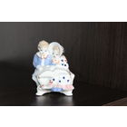 Фарфоровая статуэтка "Парочка на лавочке", клеймо, Германия.