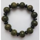 Браслет. Камень. Длина браслета 16 см.