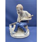 Фарфоровая Статуэтка "Косарь на отдыхе", фарфор Германия высота 14см
