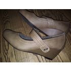 ФИРМЕННЫЕ ТУФЛИ НА ТАНКЕТКЕ.