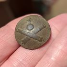 Пуговица Гренада на пушках.