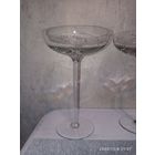 Старинные вазочки на высокой ножке