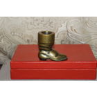 Тяжёлая, латунная пепельница "Сапожок", небольшого размера, высота 5.5 см.