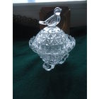 Шкатулка оригинальная стеклянная или сахарница . Птица. Германия