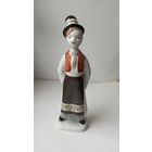 Статуэтка - народный костюм, от венгерского производителя  Hollohaza.