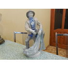 Фарфоровая статуэтка. Рыбак с сетью. Германия.