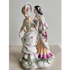 СТАТУЭТКА ФАРФОРОВАЯ  "ГАДАНИЕ БАРЫШНЕ ЦЫГАНКОЙ". БОЛЬШОЙ РАЗМЕР - 25*18*13 СМ. 1976-1991 ГОДА. КИЕВ. КЭКХЗ. УКРАИНА. СМ.ФОТО И ОПИСАНИЕ.