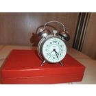 Будильник "Ракета", небольшого размера, времён СССР.