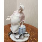 Фарфоровая статуэтка ссср . ЛФЗ ,, Повар и кот ,, 1950г.