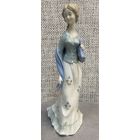Статуэтка "Девушка с платком". Германия ГДР, мануфактура Wagner & Apel, 1973 год. Высота 27 см. Фарфор, роспись.