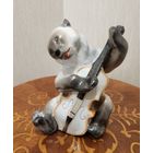 Фигурка фарфоровая ссср ,, Медведь с контрабасом ,, ЛФЗ 1950 г.