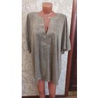 Яркая блуза золото на 66-70 размер. Сидит на фигуре стильно и ярко. Есть небольшие недочеты, видны на фото (под мышкой немного пошли стрелки). Один раз надевала блузу, идеально смотрится на фото). V-о