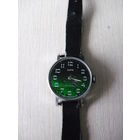 Часы "ЗАРЯ". Механизм внутри на месте.