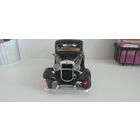 Модель 1:18 Road Legends 1932 Ford 3-Window Coupe