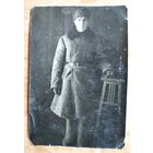 Фото военного в зимнем обмундировании. 7х 11 см.