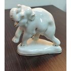 Винтажная фарфоровая статуэтка слон , произведена в СССР Гродненским фарфоровым заводом , фарфор с элементами золочения
