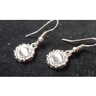 Серьги со вставками.