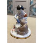 Статуэтка Фарфоровая Игровая комната ( Игра ) . ЛФЗ