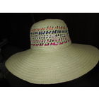 Шляпа соломенная женская с большими полями.