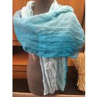 Шаль шарф палантин бирюзовый с оттенками 160 х 40 с небольшим мятым эффектом