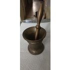 Старая советская ступка. Ступа: Высота 11см. Диаметр (верх)11см. Вес 1,5кг. Пестик: Длина 20см Вес 600грм