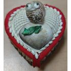 Интересная, декоративная шкатулка 7см из ракушки. С серьгами бижутерия