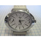 Часы Луч женские кварцевые.